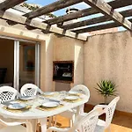 Frente Al Mar Con Piscina Apartment Roses