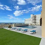 Frente Al Mar Con Piscina Roses